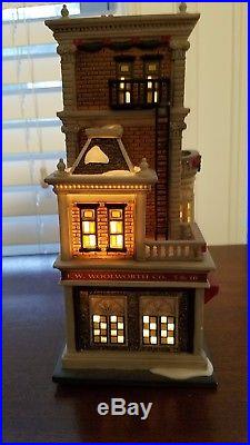2005 WOOLWORTH'S Christmas In The City, Building mint, No styrofoam package