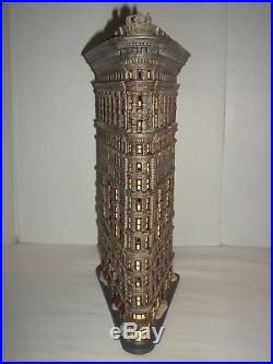 2006 Dept. 56 Christmas in the City Series Flatiron Building #59260 No Cord