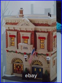 2014 Department 56 Christmas in the City Precinct 56 Police Station 4036490 Rare
