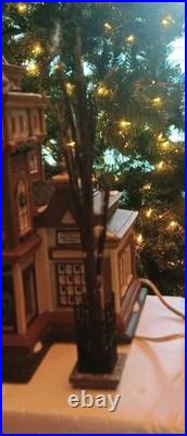DEPARTMENT 56 reduced VICTORIA'S DOLL HOUSE Christmas in the City withGirl & Tree