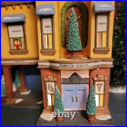 DEPT 56 CHRISTMAS IN THE CITY PARKVIEW HOSPITAL RETIRED 2000 In Box With Trees