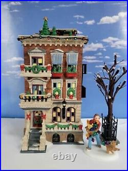 DEPT 56 Christmas in the City PARKSIDE HOLIDAY BROWNSTONE! Lights! Festive