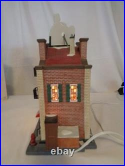 Department 56 Christmas In The City Coca Cola Soda Fountain 56.59221 & Figure Department 56 Christmas In The City Coca Cola Soda Fountain 56.59221 & Figure