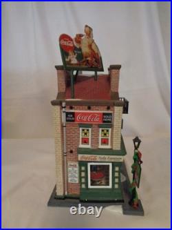 Department 56 Christmas In The City Coca Cola Soda Fountain 56.59221 & Figure Department 56 Christmas In The City Coca Cola Soda Fountain 56.59221 & Figure