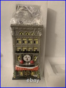 Department 56 Christmas In The City FAO Schwarz Store 6007583 2021 Retired