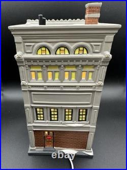 Department 56 Christmas In The City FAO Schwarz Store 6007583 2021 Retired NIB