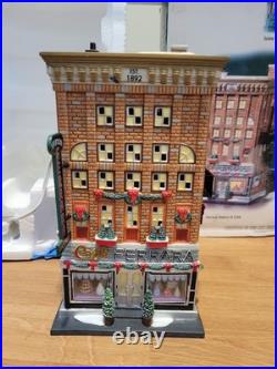 Department 56 Christmas In The City Ferrara Bakery & Cafe Lighted #59272 with box