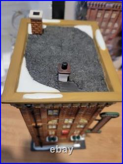 Department 56 Christmas In The City Ferrara Bakery & Cafe Lighted #59272 with box