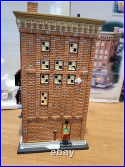 Department 56 Christmas In The City Ferrara Bakery & Cafe Lighted #59272 with box