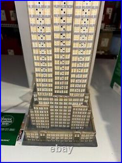 Department 56 Christmas In The City Landmark Series 59207 EMPIRE STATE BUILDING