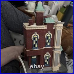 Department 56 -Christmas In The City Series -Arts Academy with Box