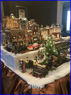 Department 56 Christmas in The City Village