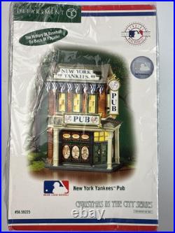 Department 56 Christmas in the City Chicago White Sox Tavern #59232 Department 56 Christmas in the City Chicago White Sox Tavern #59232