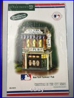 Department 56 Christmas in the City Chicago White Sox Tavern #59232 Department 56 Christmas in the City Chicago White Sox Tavern #59232