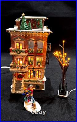 Department 56 Christmas in the City Parkside Holiday Brownstone #58937 Lit Department 56 Christmas in the City Parkside Holiday Brownstone #58937 Lit