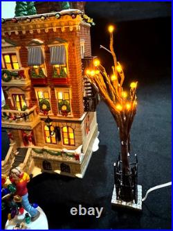 Department 56 Christmas in the City Parkside Holiday Brownstone #58937 Lit Department 56 Christmas in the City Parkside Holiday Brownstone #58937 Lit