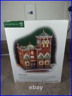 Department 56 Christmas in the City Sterling Jewelers 58926 ES56