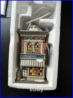 Department 56 Christmas in the City Wakefield Books 4025243 with Box Read