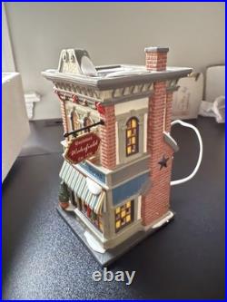 Department 56 Christmas in the City Wakefield Books 4025243 with Box Read Department 56 Christmas in the City Wakefield Books 4025243 with Box Read