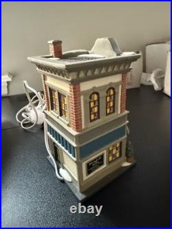 Department 56 Christmas in the City Wakefield Books 4025243 with Box Read