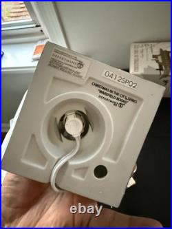 Department 56 Christmas in the City Wakefield Books 4025243 with Box Read