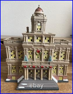Department 56 City Hall 6011382 2023 Christmas in the City Village NIB