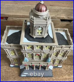 Department 56 City Hall 6011382 2023 Christmas in the City Village NIB