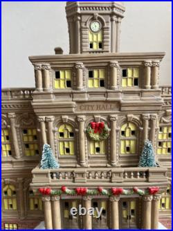 Department 56 City Hall 6011382 2023 Christmas in the City Village NIB