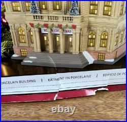 Department 56 City Hall 6011382 2023 Christmas in the City Village NIB