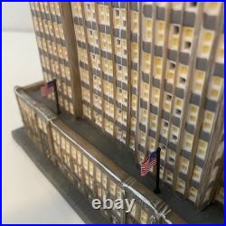 Department 56 Empire State Building Christmas in the City 56-59207 Works Flags