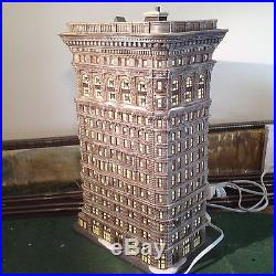 Department 56 Flat Iron Building #59260 Christmas in the City