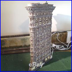 Department 56 Flat Iron Building #59260 Christmas in the City