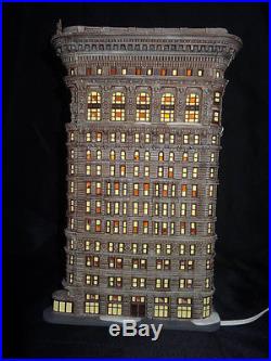 Department 56 Flat Iron Building #59260 Christmas in the City 2006