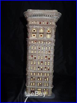 Department 56 Flat Iron Building #59260 Christmas in the City 2006