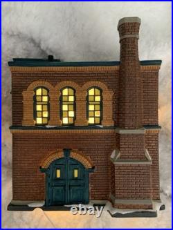 Department 56 The Brew House Christmas in The City 4036491 withLight Retired'20