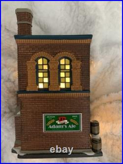 Department 56 The Brew House Christmas in The City 4036491 withLight Retired'20