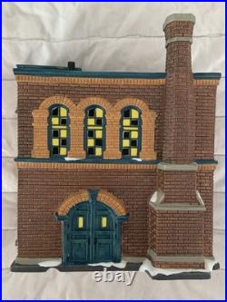 Department 56 The Brew House Christmas in The City 4036491 withLight Retired'20