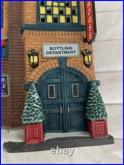 Department 56 The Brew House Christmas in The City 4036491 withLight Retired'20