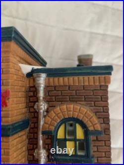 Department 56 The Brew House Christmas in The City 4036491 withLight Retired'20