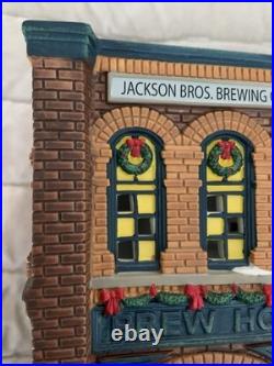 Department 56 The Brew House Christmas in The City 4036491 withLight Retired'20