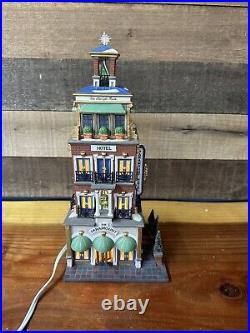 Dept. 56 2000 Christmas In The City Paramount Hotel #56.58911 Working Star