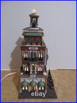 Dept. 56 2000 Christmas In The City Paramount Hotel #56.58911 Working Star