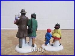 Dept. 56 2002 Christmas In The City Family Out For A Walk #56.58995 HTF