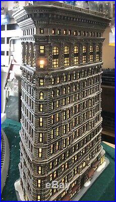 Dept 56 #56.59260 Flatiron Building. Christmas In the City series. Mint, Rare