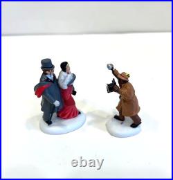 Dept 56 A SHOT FOR YOUR FANS, PLEASE 2 pcs 799985 Christmas In The City NIB