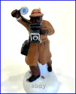 Dept 56 A SHOT FOR YOUR FANS, PLEASE 2 pcs 799985 Christmas In The City NIB