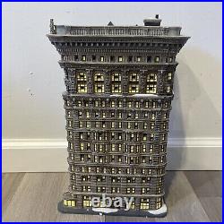 Dept 56 CHRISTMAS IN THE CITY SERIES FLATIRON BUILDING 56. 59260 With BOX INTACT