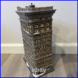 Dept 56 CHRISTMAS IN THE CITY SERIES FLATIRON BUILDING 56. 59260 With BOX INTACT