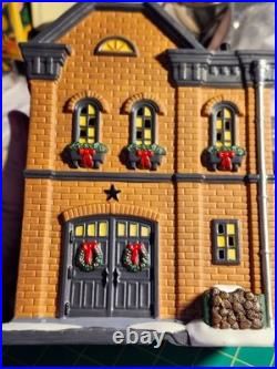 Dept 56 CIC City Park Carriage House P/N 4023614- 3 piece set with sign