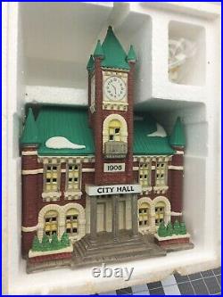 Dept 56 CITY HALL Christmas In The City Series Lighted. #59692
